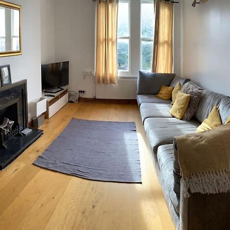 3 Double Bedroomed Flat, Acton. London, Uk Extérieur photo