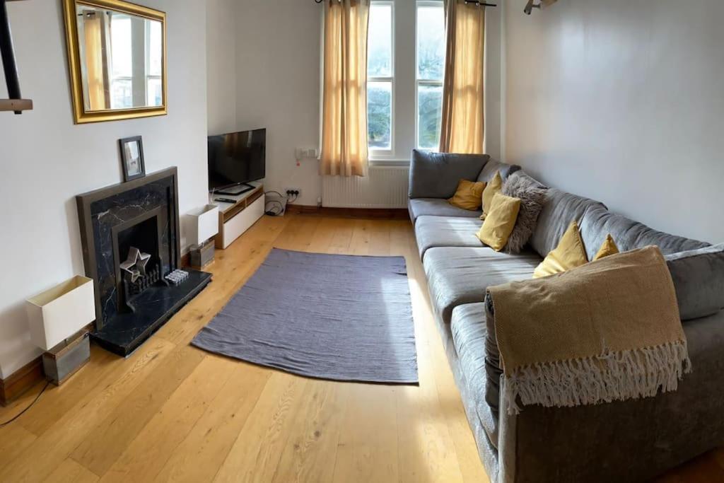 3 Double Bedroomed Flat, Acton. London, Uk Extérieur photo